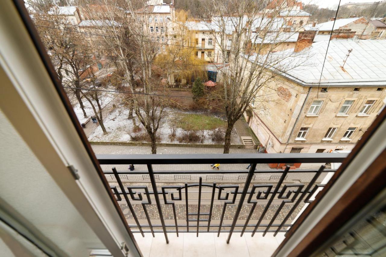Lux Apartments Lviv Exteriör bild