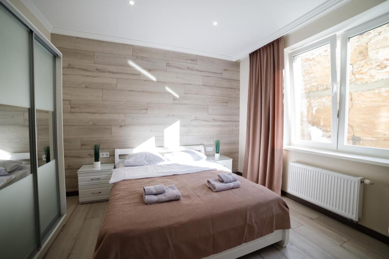 Lux Apartments Lviv Exteriör bild
