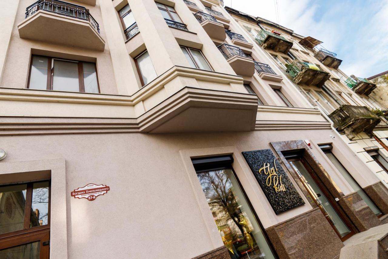 Lux Apartments Lviv Exteriör bild